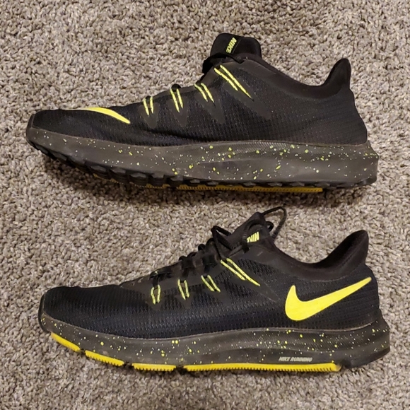 SOLD MENS NIKE RUNNING SHOES - Picture 2 of 5